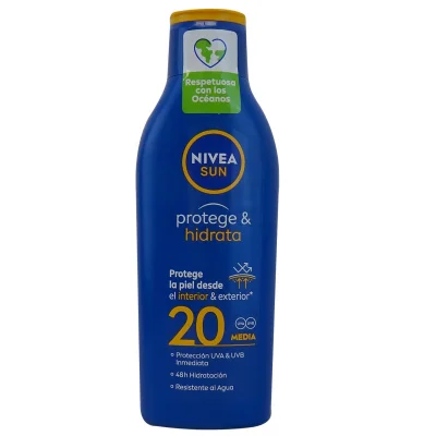 Nivea Sun solar milk 200 ml. Protection 20 protects & hydrates.