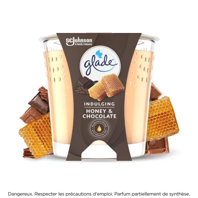 GLADE Scented Candle Honey & Chocolate the candle