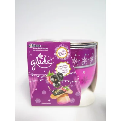 GLADE Limited Edition Red Fruits Candle 129g