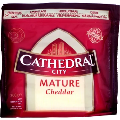 CATHEDRAL CITY Mature Cheddar pasteurised milk APERIDEES 200g