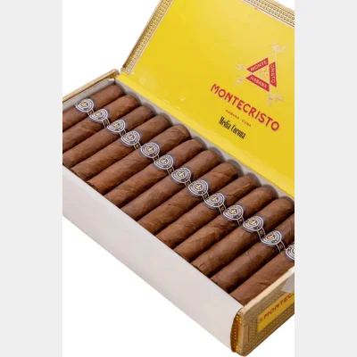 Montecristo Media Corona x Box of 25 Cigars