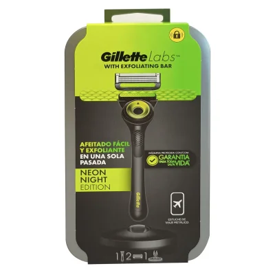 Gillette labs razor 1 u. + 2 refill. Travel set.