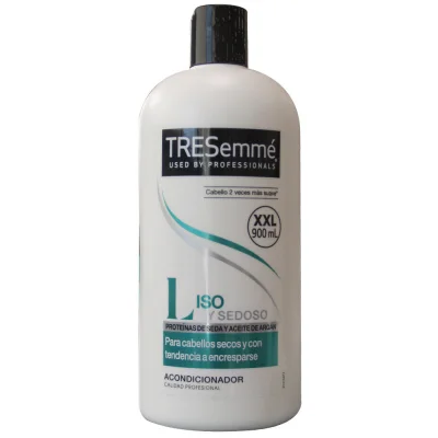 Tresemmé conditioner 900 ml. Smooth and silky.
